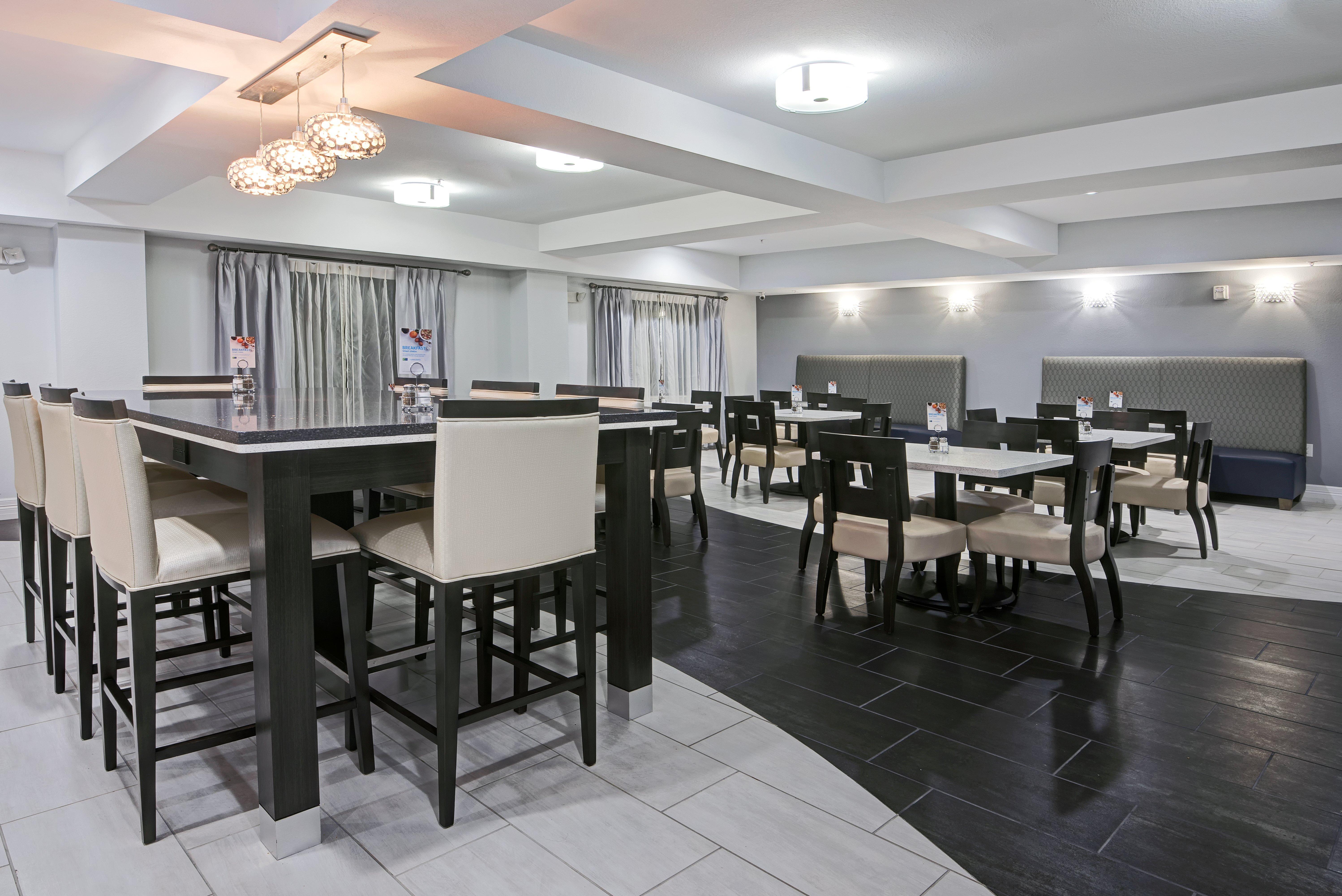 Holiday Inn Express And Suites Houston North - Iah Area By Ihg Eksteriør bilde