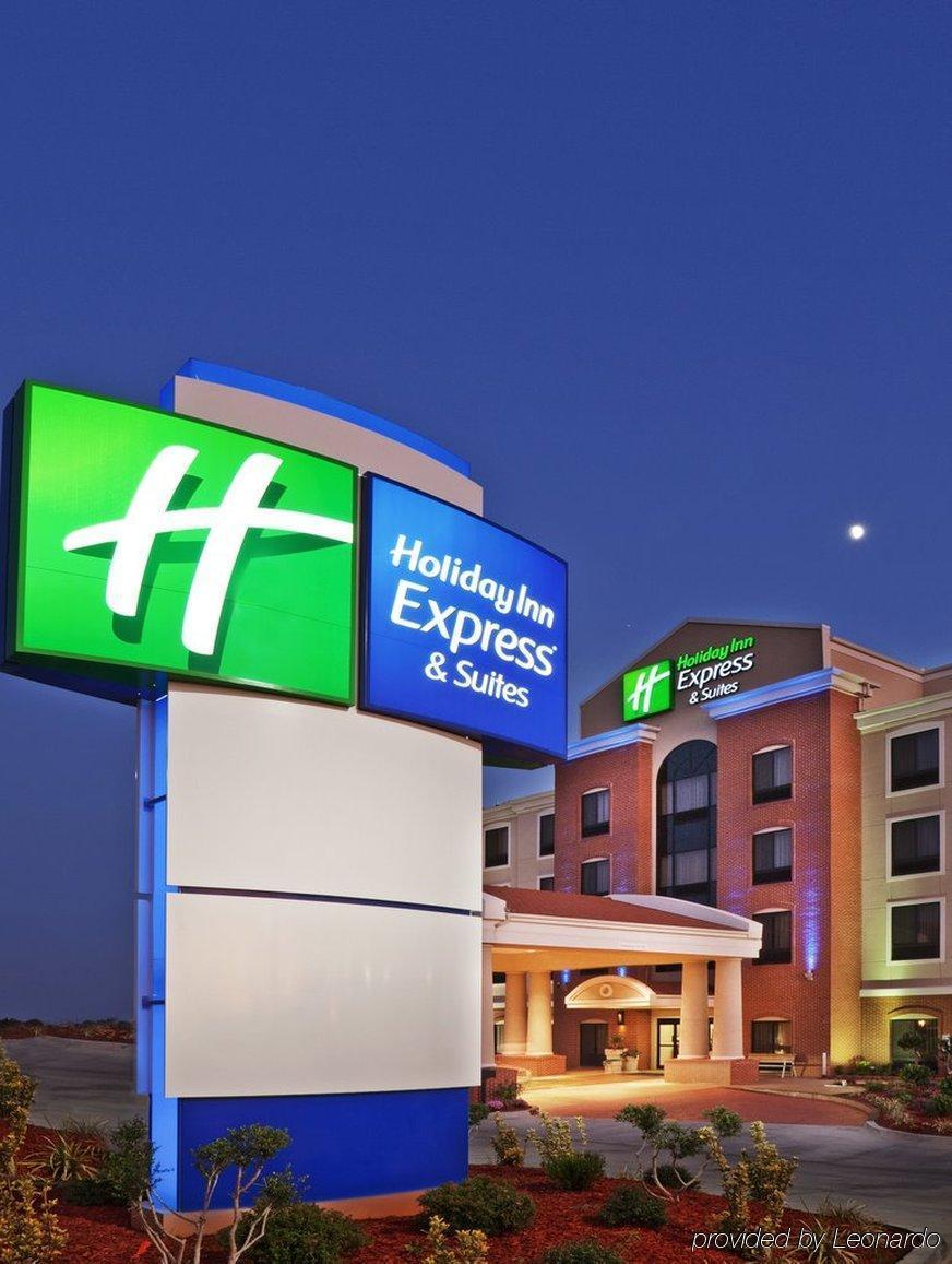 Holiday Inn Express And Suites Houston North - Iah Area By Ihg Eksteriør bilde