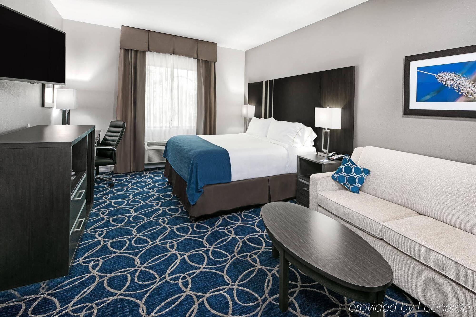 Holiday Inn Express And Suites Houston North - Iah Area By Ihg Eksteriør bilde