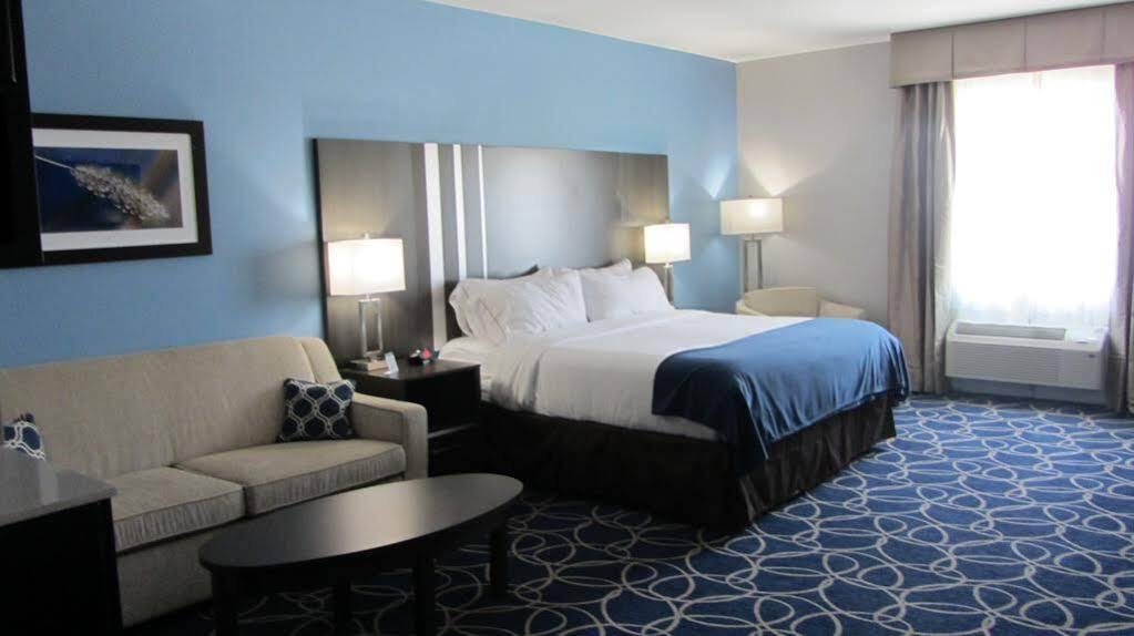 Holiday Inn Express And Suites Houston North - Iah Area By Ihg Eksteriør bilde